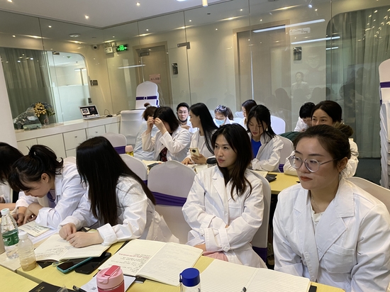 防城港微整形培訓 專業(yè)學習，開啟醫(yī)美新篇章